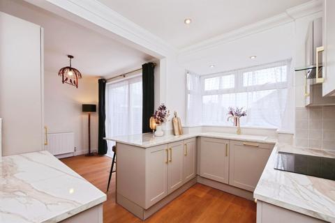 3 bedroom semi-detached house for sale, Howe Hill Close, York