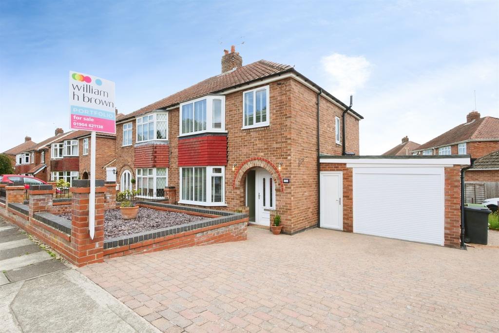 3 bedroom semi-detached house for sale