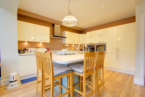 undefined, Heol Esgyn, Cyncoed, Cardiff