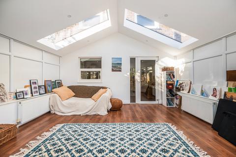 4 bedroom townhouse for sale, Marine Court, Southsea