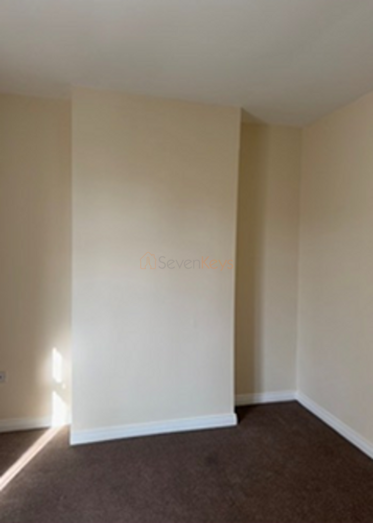 Bedroom 1 (2)