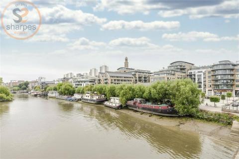 undefined, Kew Bridge Road, Brentford, Greater London