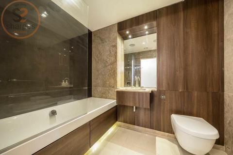 undefined, Kew Bridge Road, Brentford, Greater London