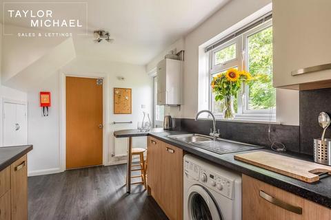 5 bedroom semi-detached house to rent, Hillside, Brighton