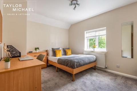5 bedroom semi-detached house to rent, Hillside, Brighton