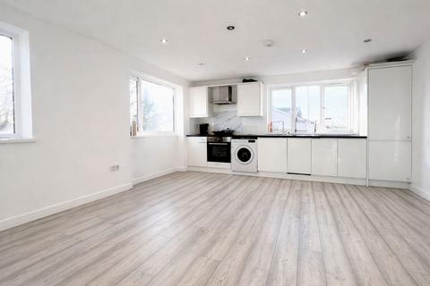 2 bedroom flat to rent, Stratton Road, Swindon SN1