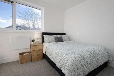 2 bedroom flat to rent, Stratton Road, Swindon SN1