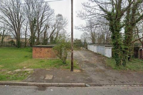 Garage to rent, York Road, New Barnet EN5