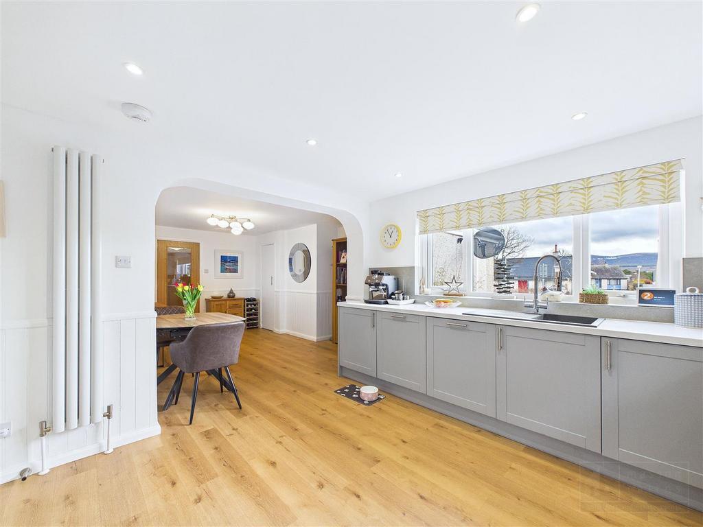 Kitchen &amp; Dining Area