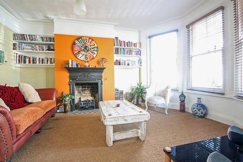 2 bedroom flat to rent, Felsham Road, West Putney, London, SW15