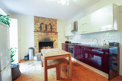 2 bedroom flat to rent, Felsham Road, West Putney, London, SW15
