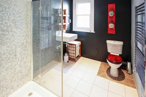 2 bedroom flat to rent, Felsham Road, West Putney, London, SW15
