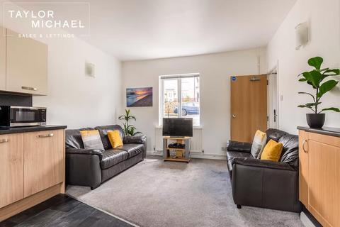 5 bedroom semi-detached house to rent, Colbourne Avenue, Brighton