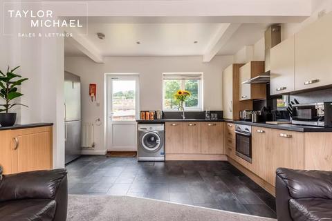 5 bedroom semi-detached house to rent, Colbourne Avenue, Brighton