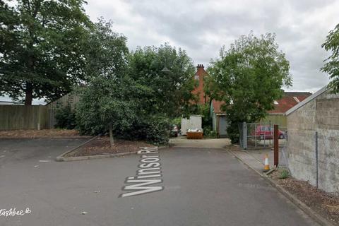 Garage to rent, Winsor Road, Totton SO40
