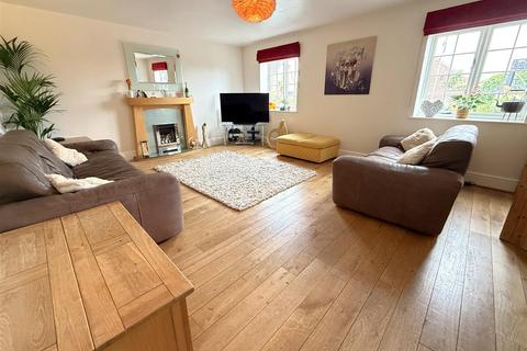 5 bedroom detached house for sale, High Street, Bottesford