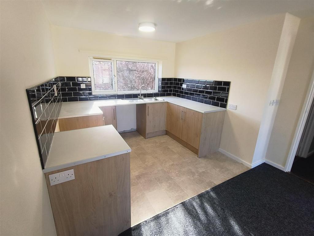 Kitchen 2.jpg