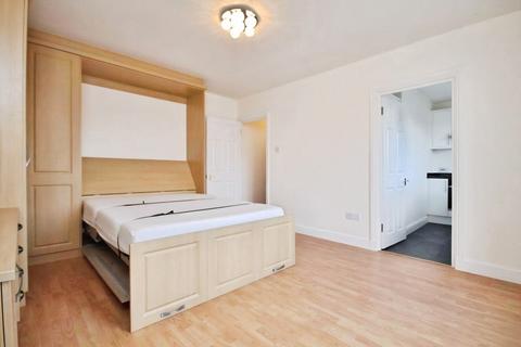 Studio to rent, Abbeyfields Close, London, NW10