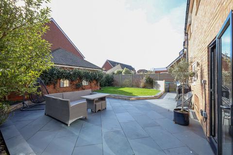 4 bedroom detached house for sale, Ryeland Road, Burgess Hill, RH15
