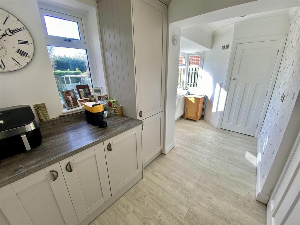 Bramleys Estate Agents - Parker Lane - Mirfield (2