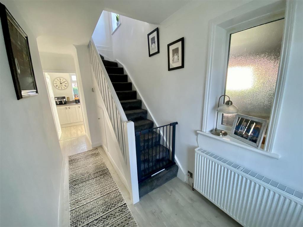 Bramleys Estate Agents - Parker Lane - Mirfield (4