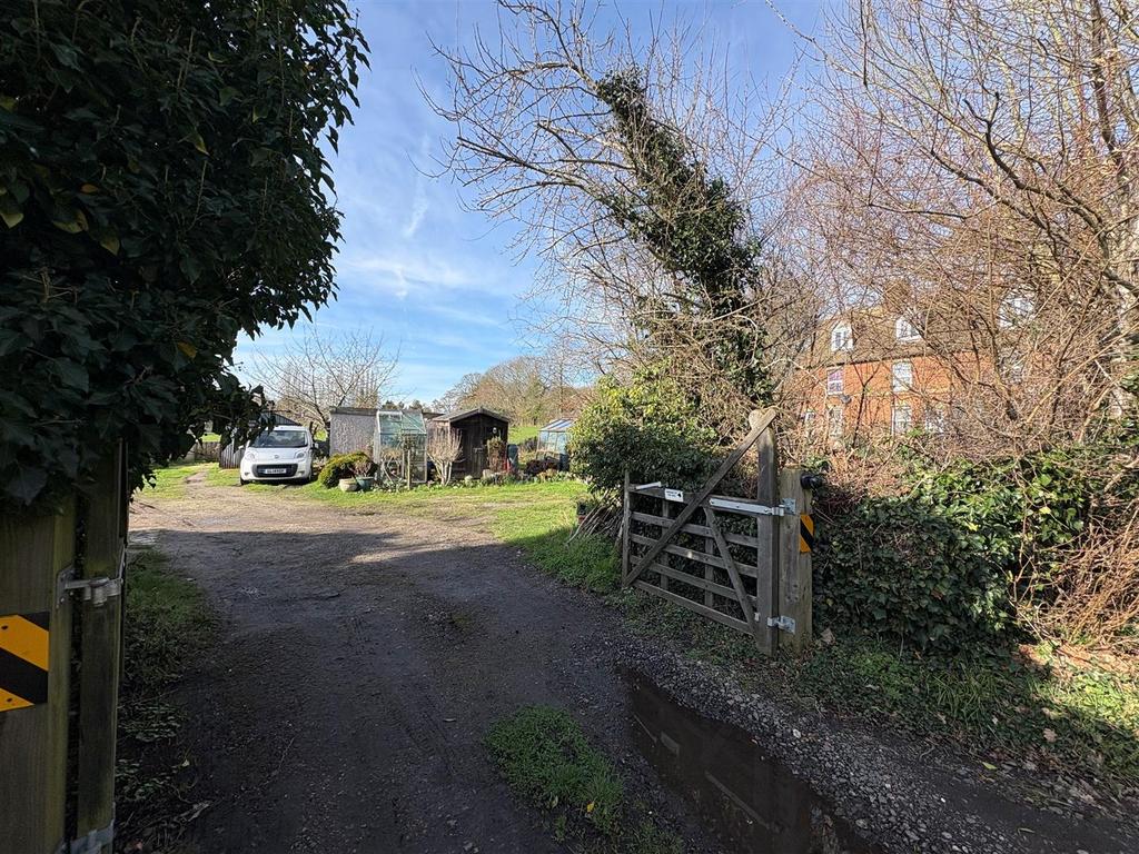 Driveway photo.jpg