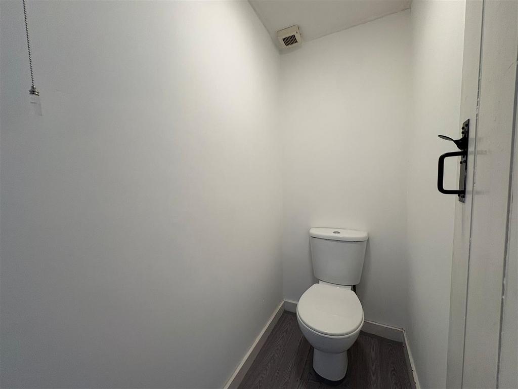Seperate toilet (next to bathroom).jpg