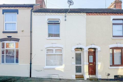 3 bedroom terraced house to rent, Cambridge Street, Semilong, Northampton