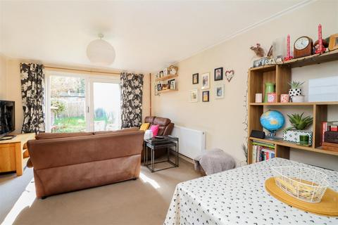 2 bedroom terraced house for sale, Drake Close, Horsham