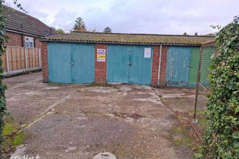 undefined, Spout Lane, Staines-upon-Thames TW19