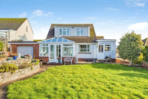 Laura Grove, Paignton
