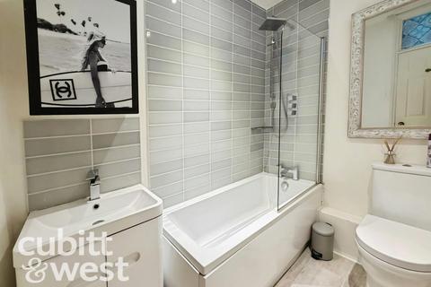 3 bedroom apartment to rent, NO DEPOSIT OPTION AVAILABLELawrence Road Southsea PO5