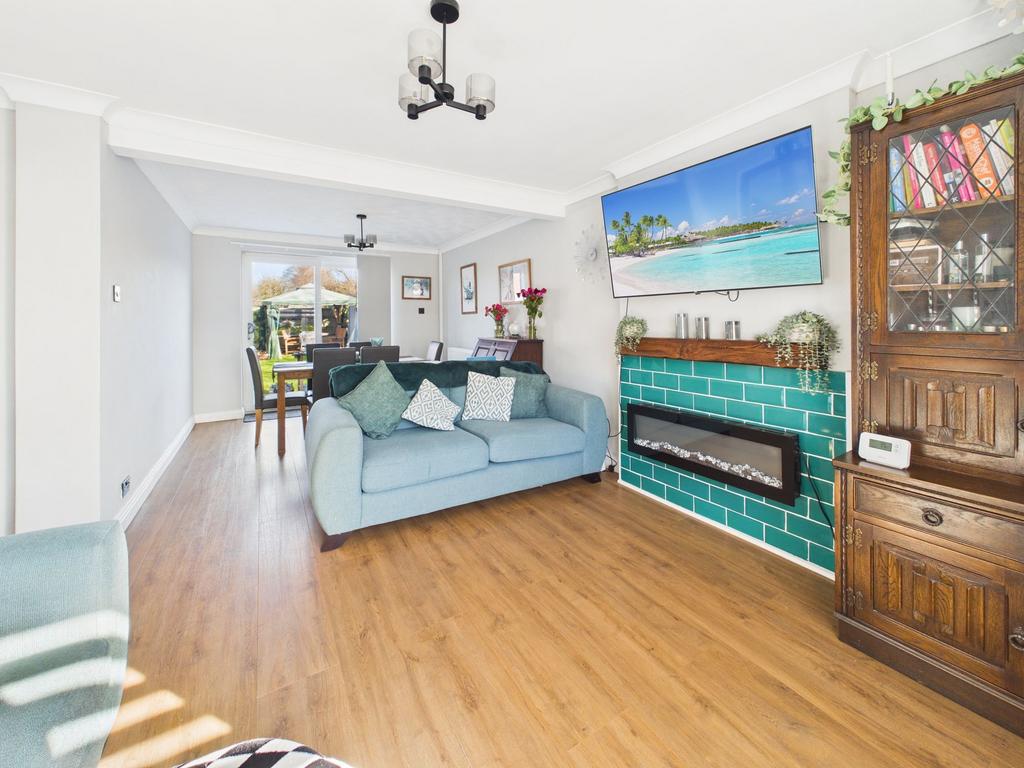 Lounge/Dining Room