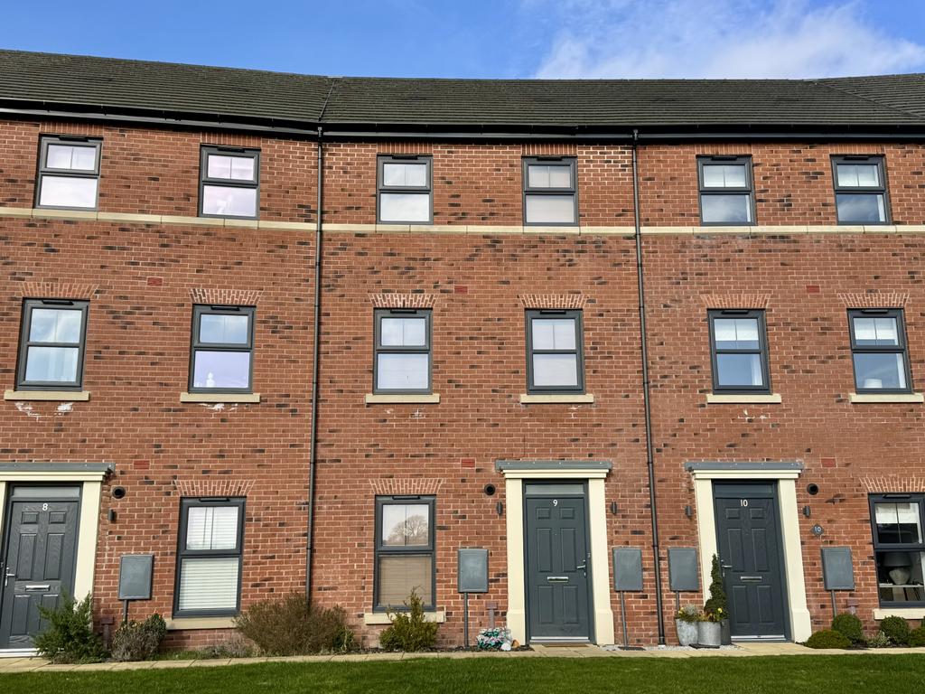 2 Bedroom House - townhouse for Sale