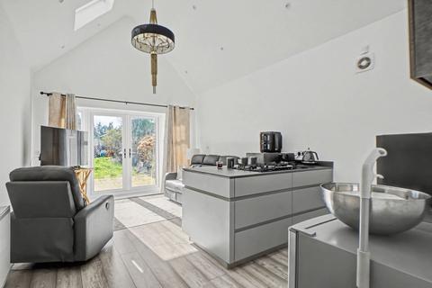 undefined, Chestnut Avenue, Chatham ME5