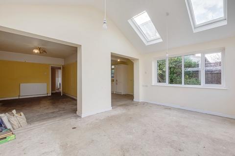 2 bedroom semi-detached bungalow for sale, Avery Hill Road, London, SE9