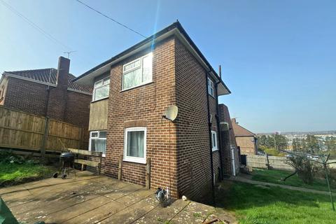 2 bedroom ground floor maisonette to rent, Gainsford Road, Bitterne