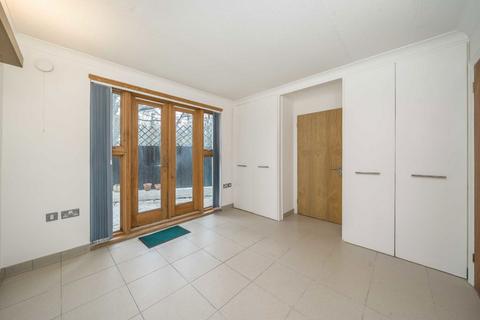1 bedroom flat for sale, Stanford Road, London