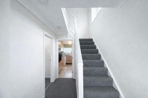 4 bedroom semi-detached house to rent, 4 Bedroom Student House - HP13