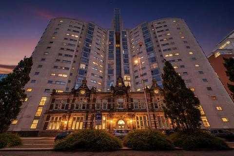 1 bedroom flat for sale, Altolusso, Bute Terrace, Cardiff City Centre, CF10
