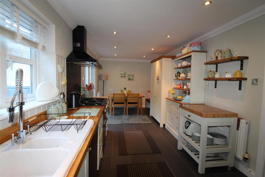 Kitchen 3.JPG