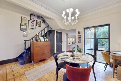 3 bedroom house for sale, Dresden Road, London N19