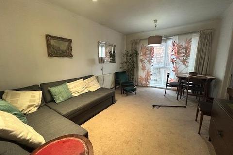 2 bedroom apartment to rent, Laleham Road,  Shepperton,  TW17