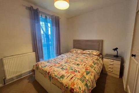 2 bedroom apartment to rent, Laleham Road,  Shepperton,  TW17