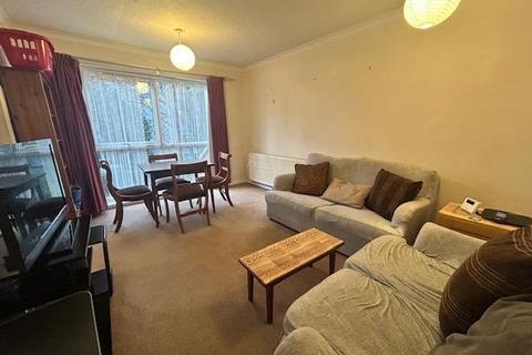 2 bedroom apartment to rent, Laleham Road,  Shepperton,  TW17