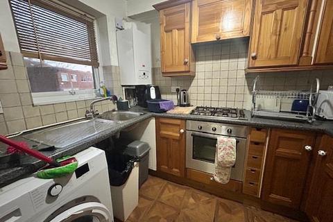 2 bedroom apartment to rent, Laleham Road,  Shepperton,  TW17