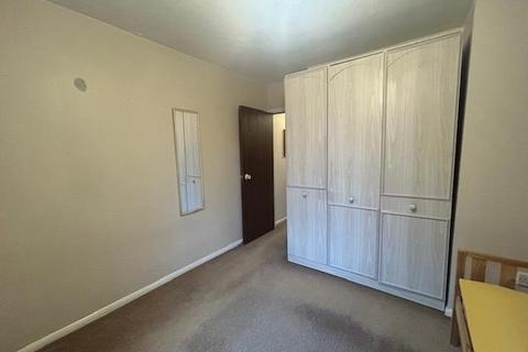 2 bedroom apartment to rent, Laleham Road,  Shepperton,  TW17