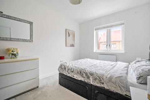 4 bedroom end of terrace house for sale, Rooksdown,  Basingstoke,  RG24,  RG24