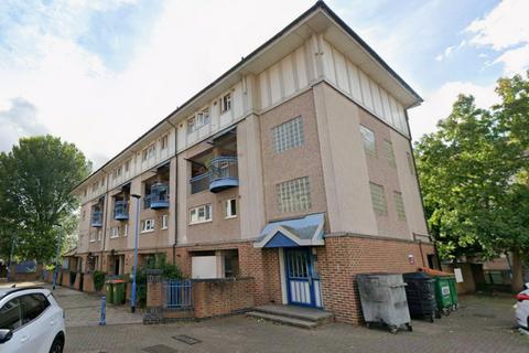 3 bedroom flat for sale, London E15