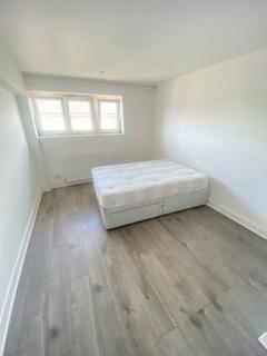 3 bedroom flat for sale, London E15